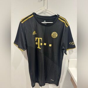 Bayern 21/22 Away Jersey